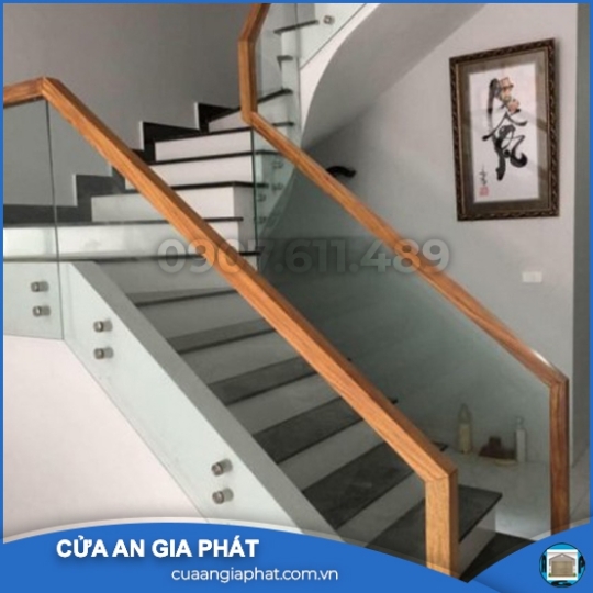 Cầu Thang Kính Không Trụ 02