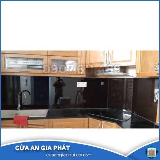 Kính Sơn Bếp mẫu 04